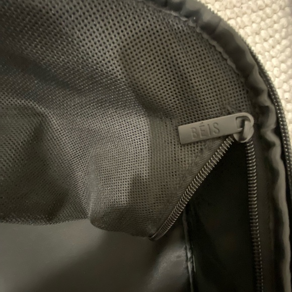 Beis Convertible Weekender Bag - Picture 4 of 13